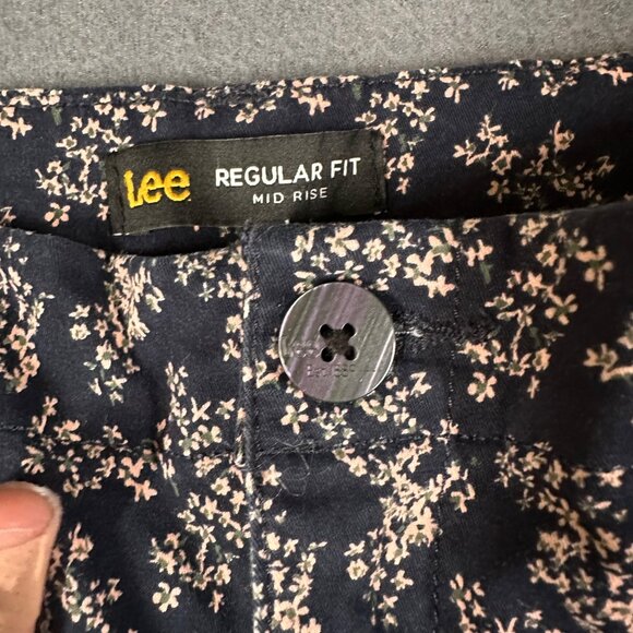 Lee Womens 12 P Navy Floral Regular Fit Mid Rise Bermuda Shorts Pockets - Picture 4 of 10